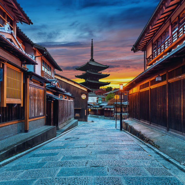 Tour por Yasaka-Japón saliendo desde Medellín