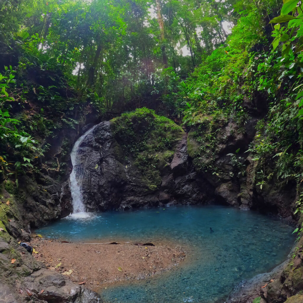 Plan Nuquí cascada-del-amor