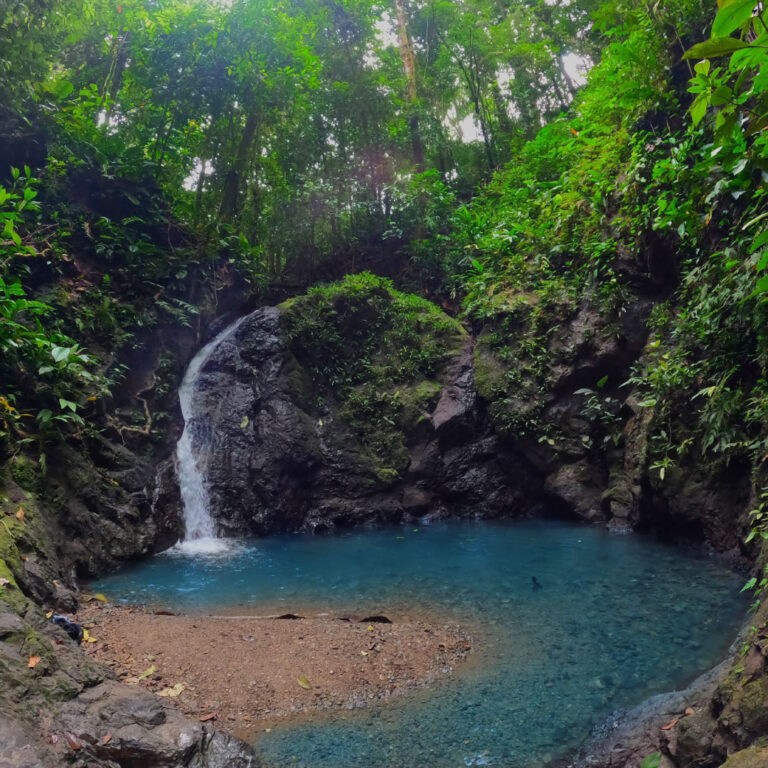 Plan Nuquí cascada-del-amor